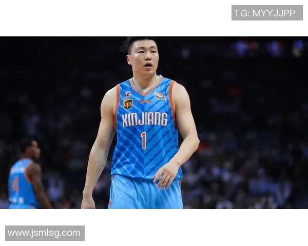 李根：从篮球场上的闪耀明星到生活中的坚韧奋斗者的成长故事